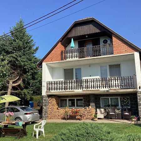 Ibolya Apartman Lägenhet Badacsony Exteriör bild